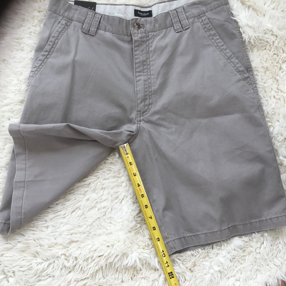 NWT ~VANHEUSEN FLAT FRONT CLAY COLOR SHORTS~ - Picture 4 of 4